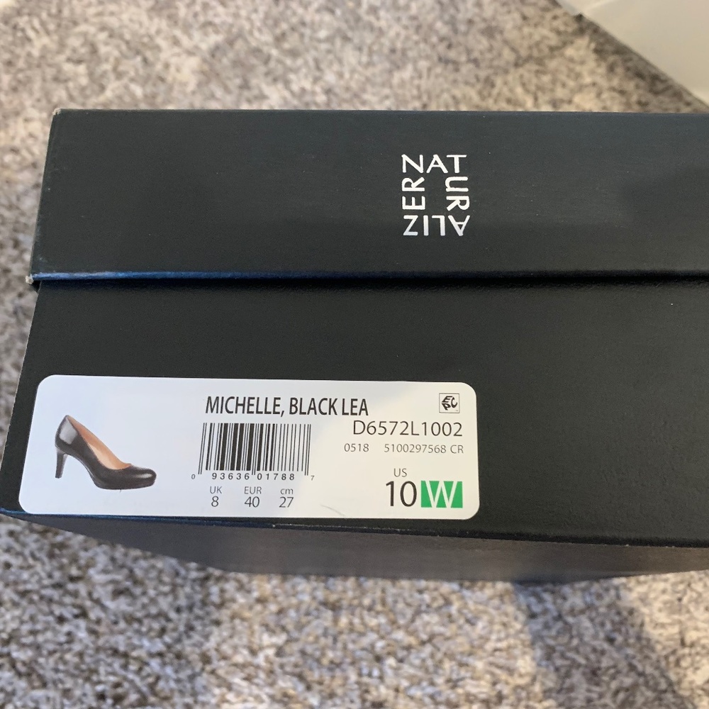 NEW IN BOX! Naturalizer Black Leather Michelle Pumps